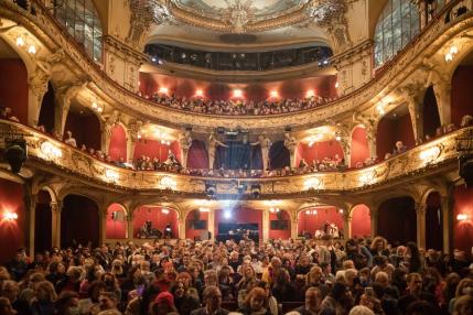 Le public dans le Großes Haus du Berliner Ensemble